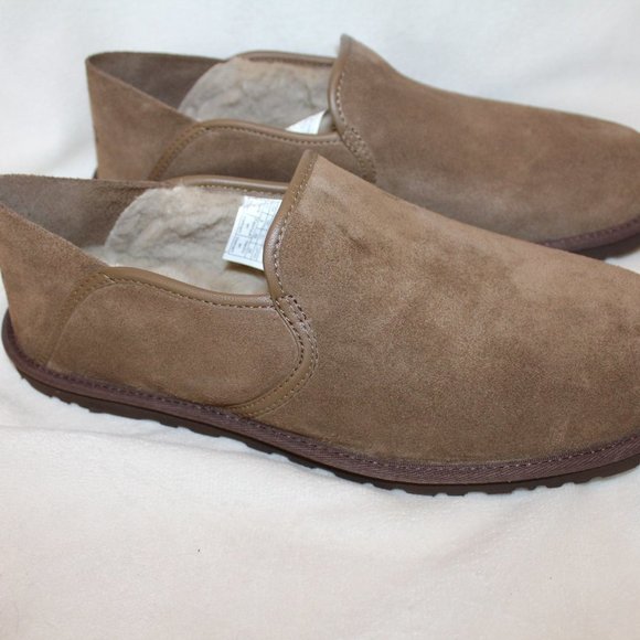 NIB UGG‎ MEN'S COOKE DARK CHESTNUT SUEDE SLIP ON LOAFER SLIPPERS - Picture 2 of 7